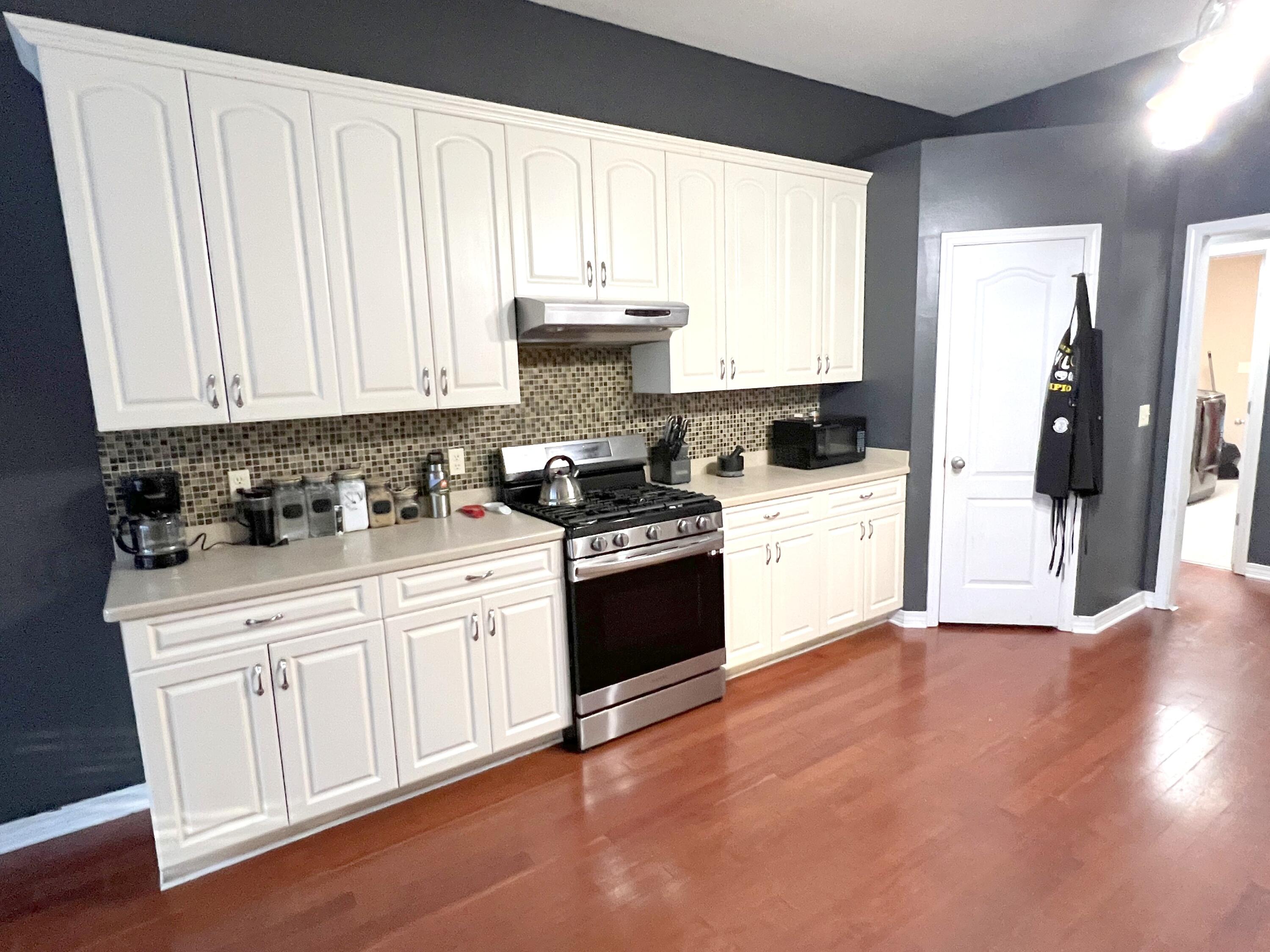 BROOKE ESTATES PH I - Residential
