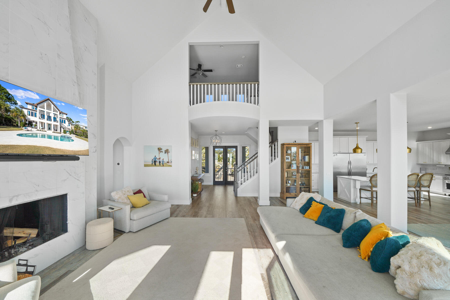 BLACK POINTE - Residential