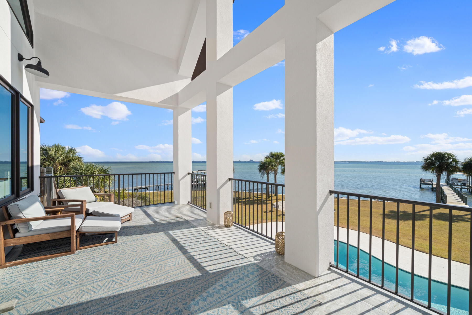 BLACK POINTE - Residential