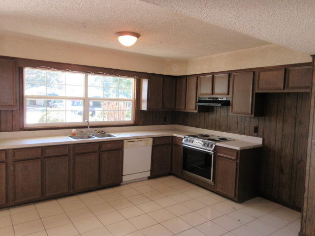 PLANTATION MANOR - Residential