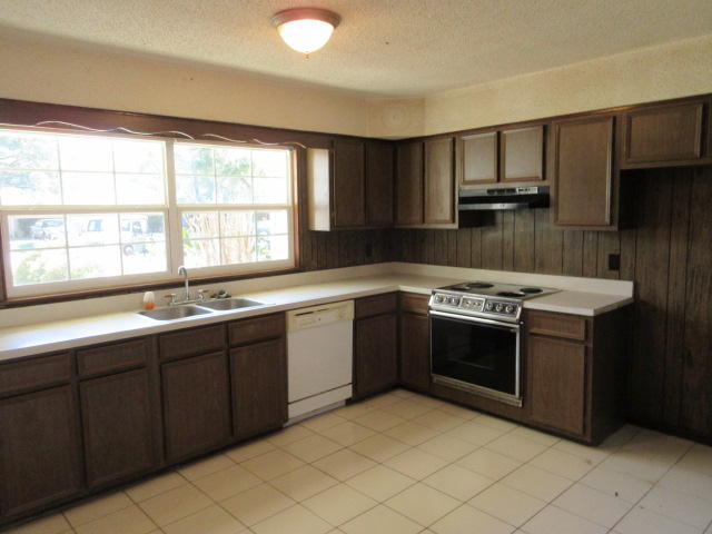 PLANTATION MANOR - Residential