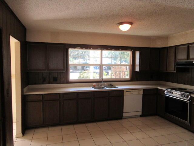 PLANTATION MANOR - Residential