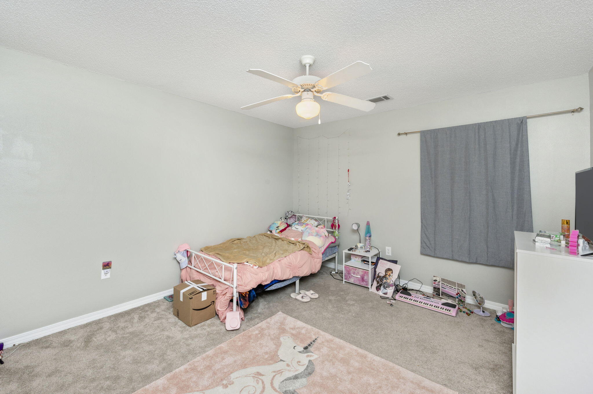 SANTA ROSA OAKS CONDOMINIUM - Residential Lease