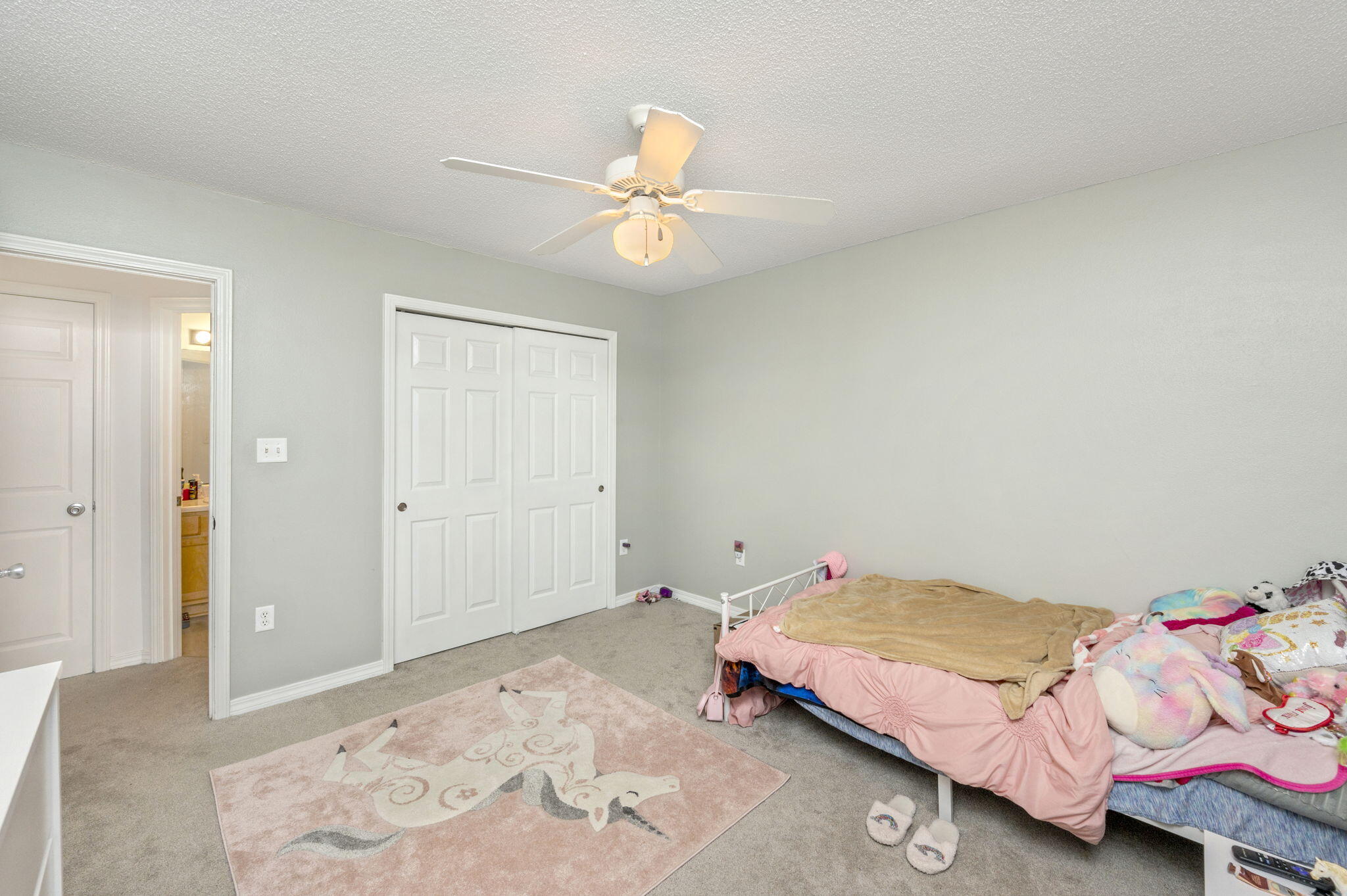 SANTA ROSA OAKS CONDOMINIUM - Residential Lease