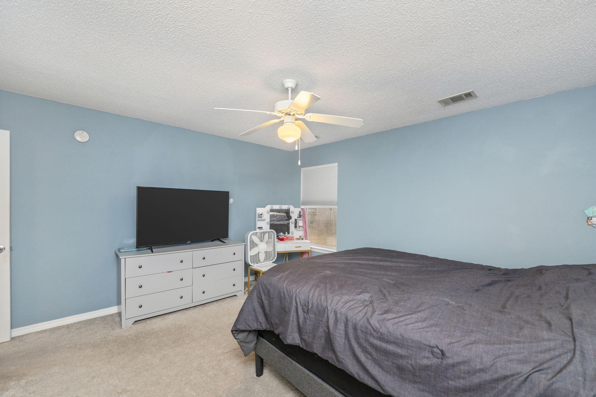 SANTA ROSA OAKS CONDOMINIUM - Residential Lease