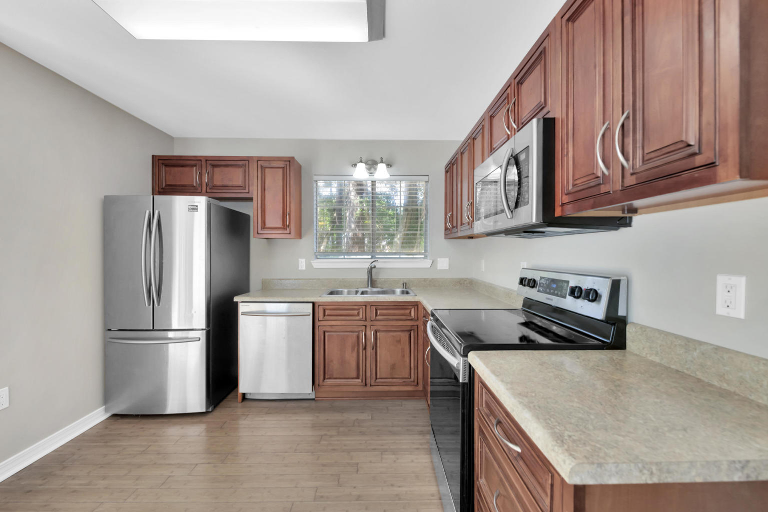 BROOKWOOD - Residential Lease