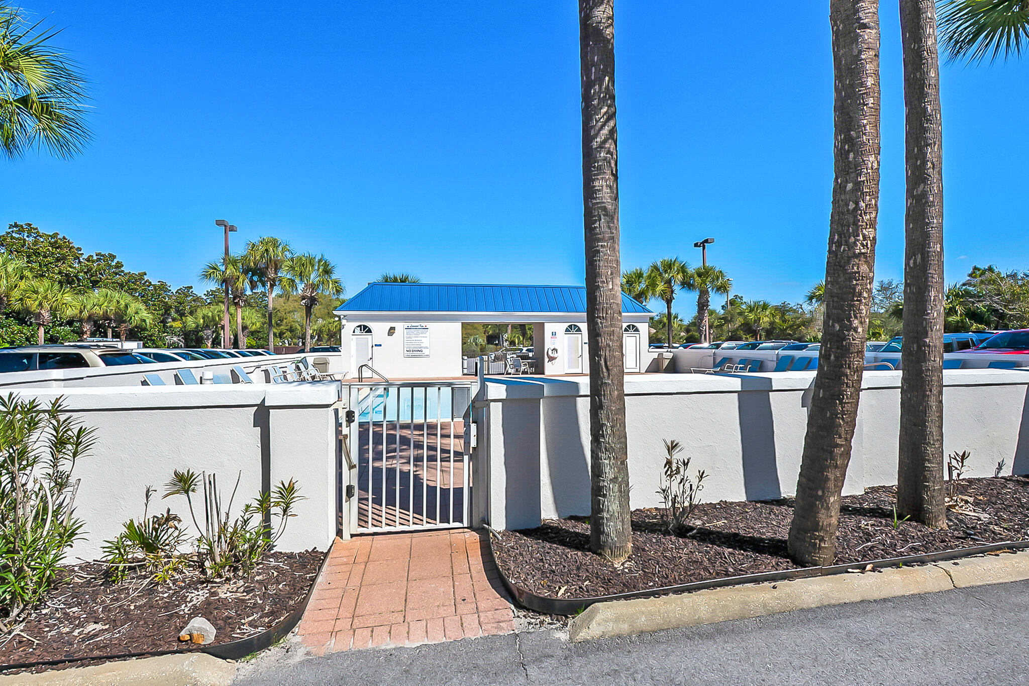LEEWARD KEY - Residential