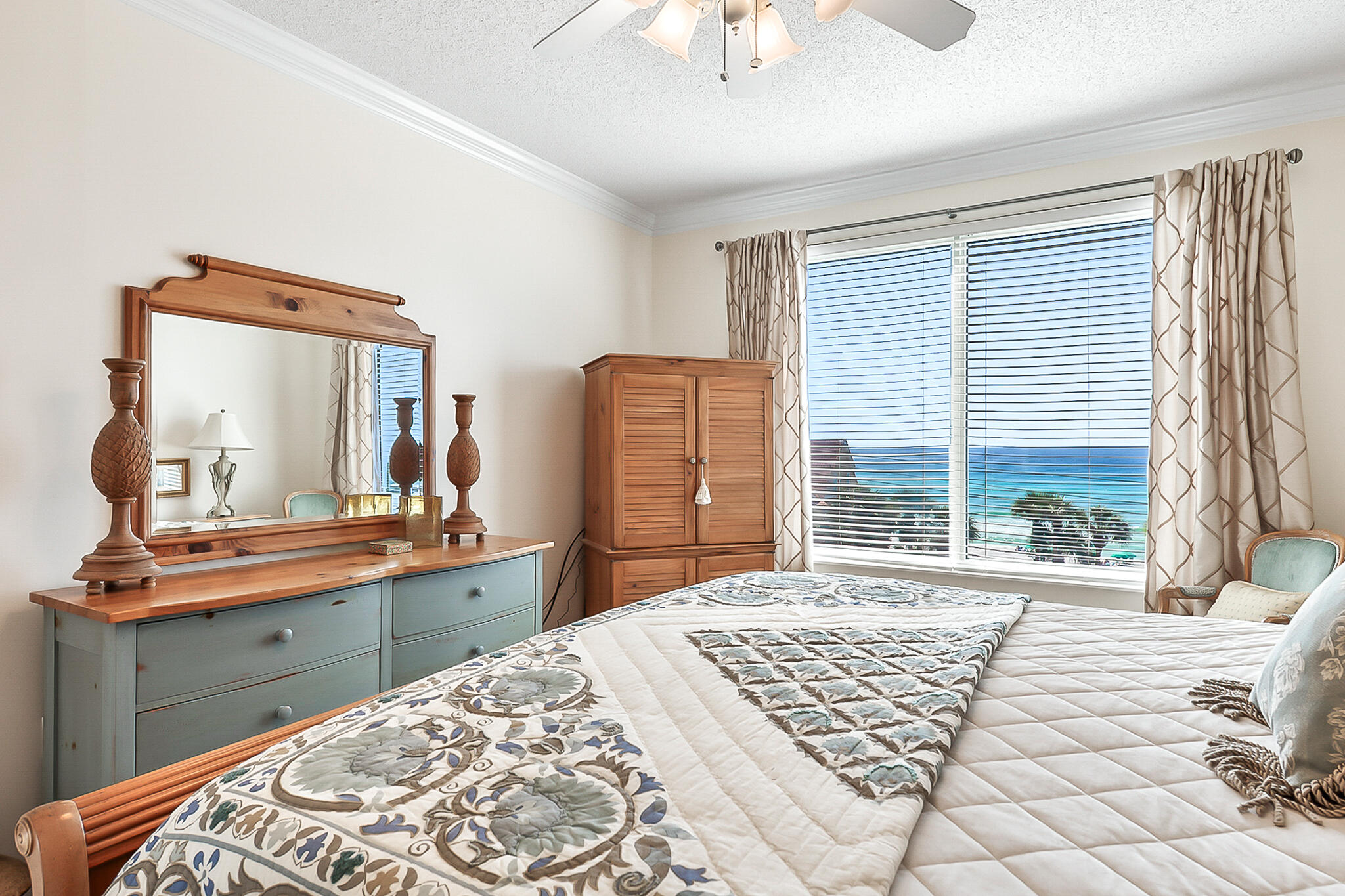 LEEWARD KEY - Residential