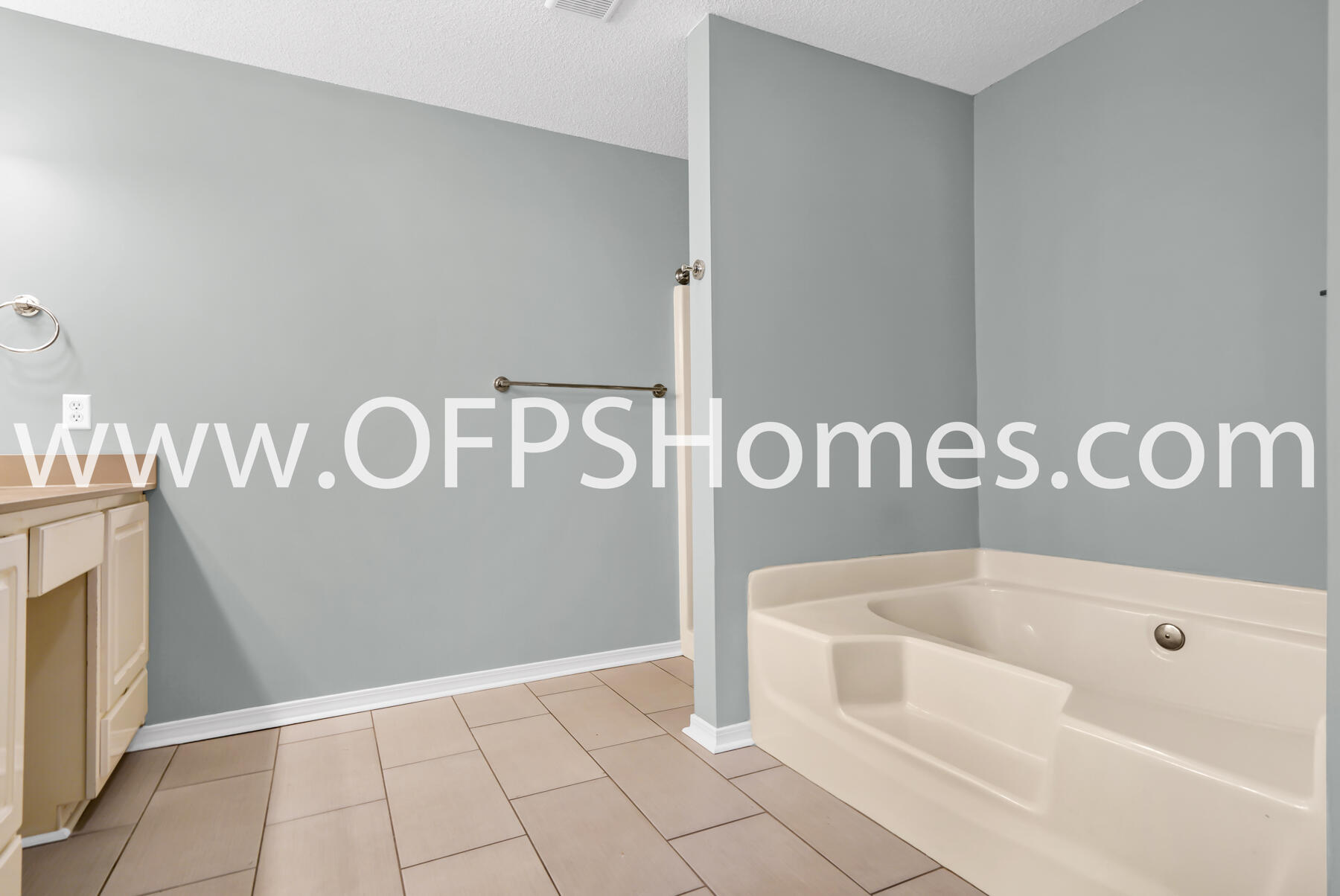 EMERALD VILLAGE S/D - Residential Lease