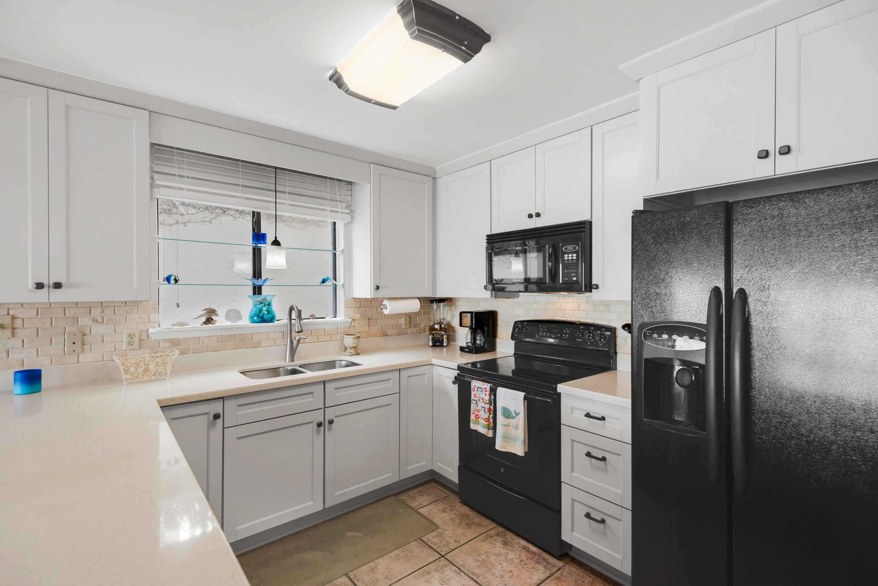 BLUE MOUNTAIN VILLAS CONDO - Residential