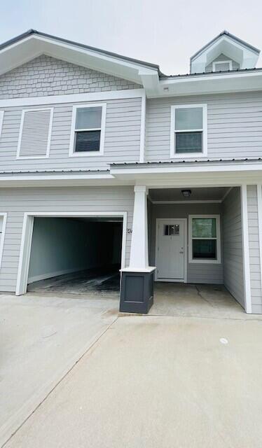 Like NEW! The owner has put a few nice upgrades in this townhome. If you are looking for a rental - Be sure to check this one out!  It is difficult to see how nice it is in the photos. It is sure to impress with its open floor plan, Luxury vinyl plank flooring throughout, quartz countertops and an oversized back patio. Large master bedroom features tons of natural light, a large walk-in closet, and a double vanity sink in the master bathroom. 9 foot ceilings throughout make the home feel spacious. Refrigerator, washer and dryer are included. Upgraded quiet-close garage door. Community has a pool.  Convenient to the Freeport schools, a quick trip down to the beach, all tucked away in the sought-after community of Verandas at Freeport. Schedule a showing today!