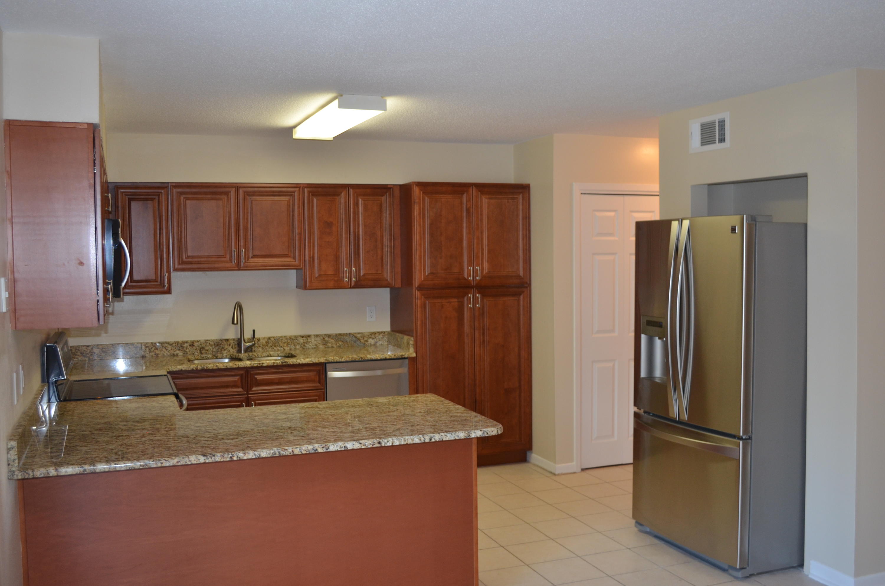 CINCO BAYOU - Residential Lease
