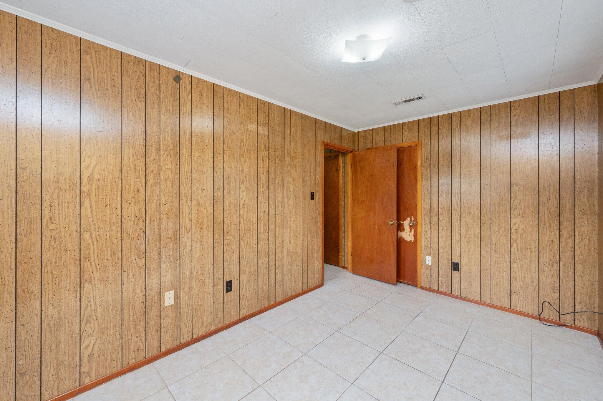 METES & BOUNDS - Residential Lease