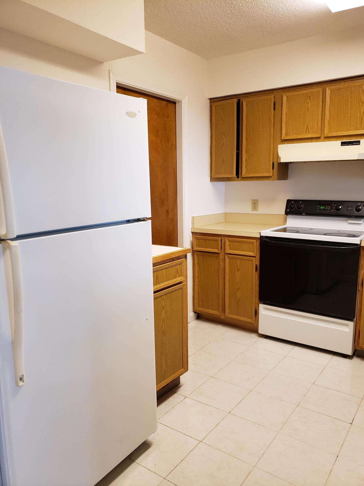 LINCOLN BAYOU - Residential Lease