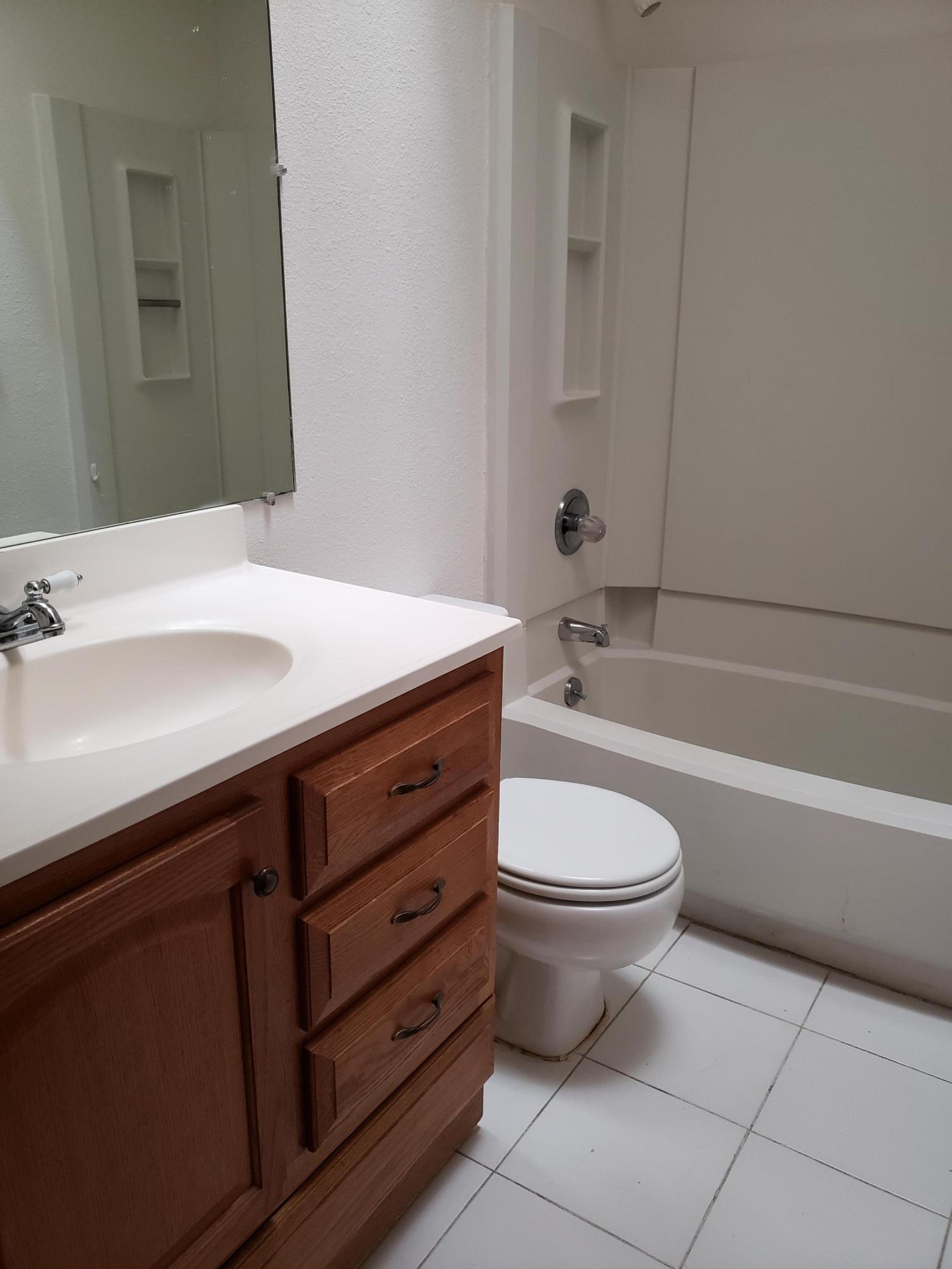 LINCOLN BAYOU - Residential Lease