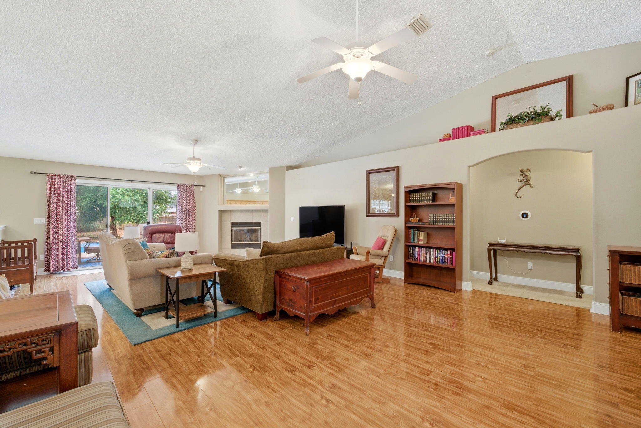 HOLLEY BY THE SEA - Residential