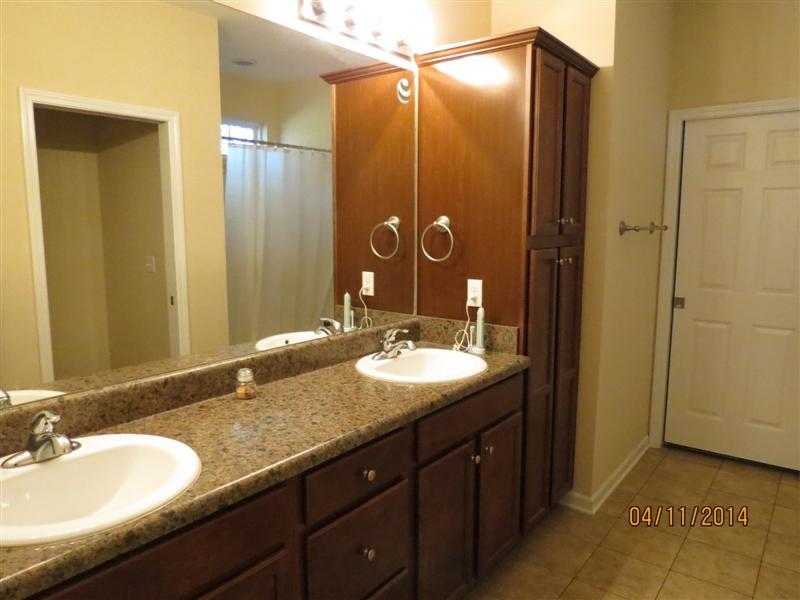 HERITAGE MANOR - Residential Lease