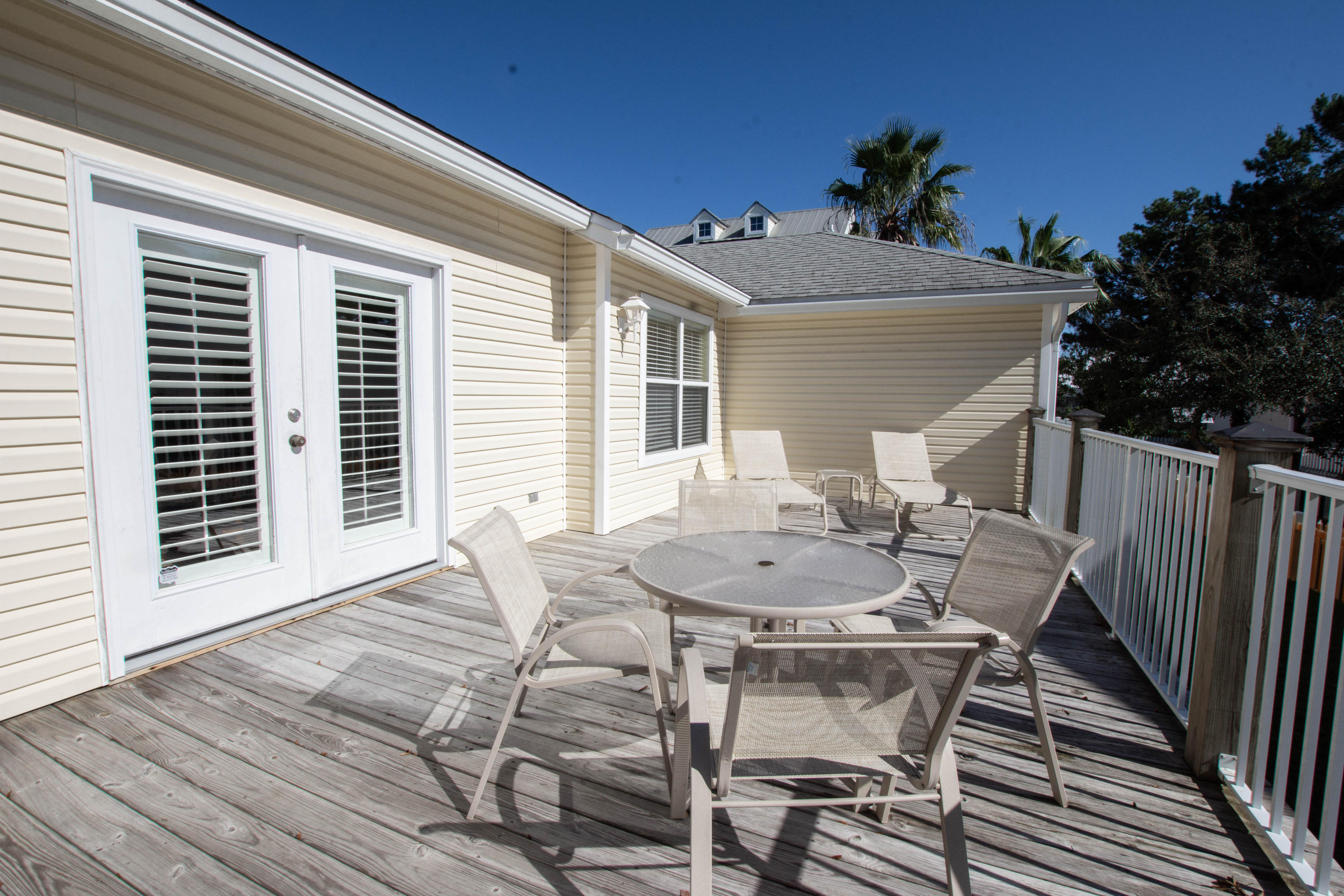 CRYSTAL BEACH - Residential