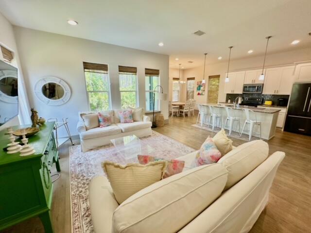 FRANGISTA BEACH 2ND ADDN - Residential Lease