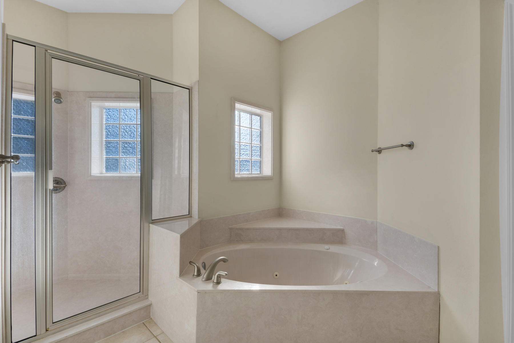 CHARDONNAY ESTATES - Residential Lease