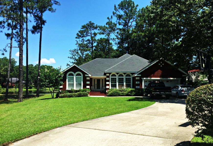 PINE SHORES - Residential