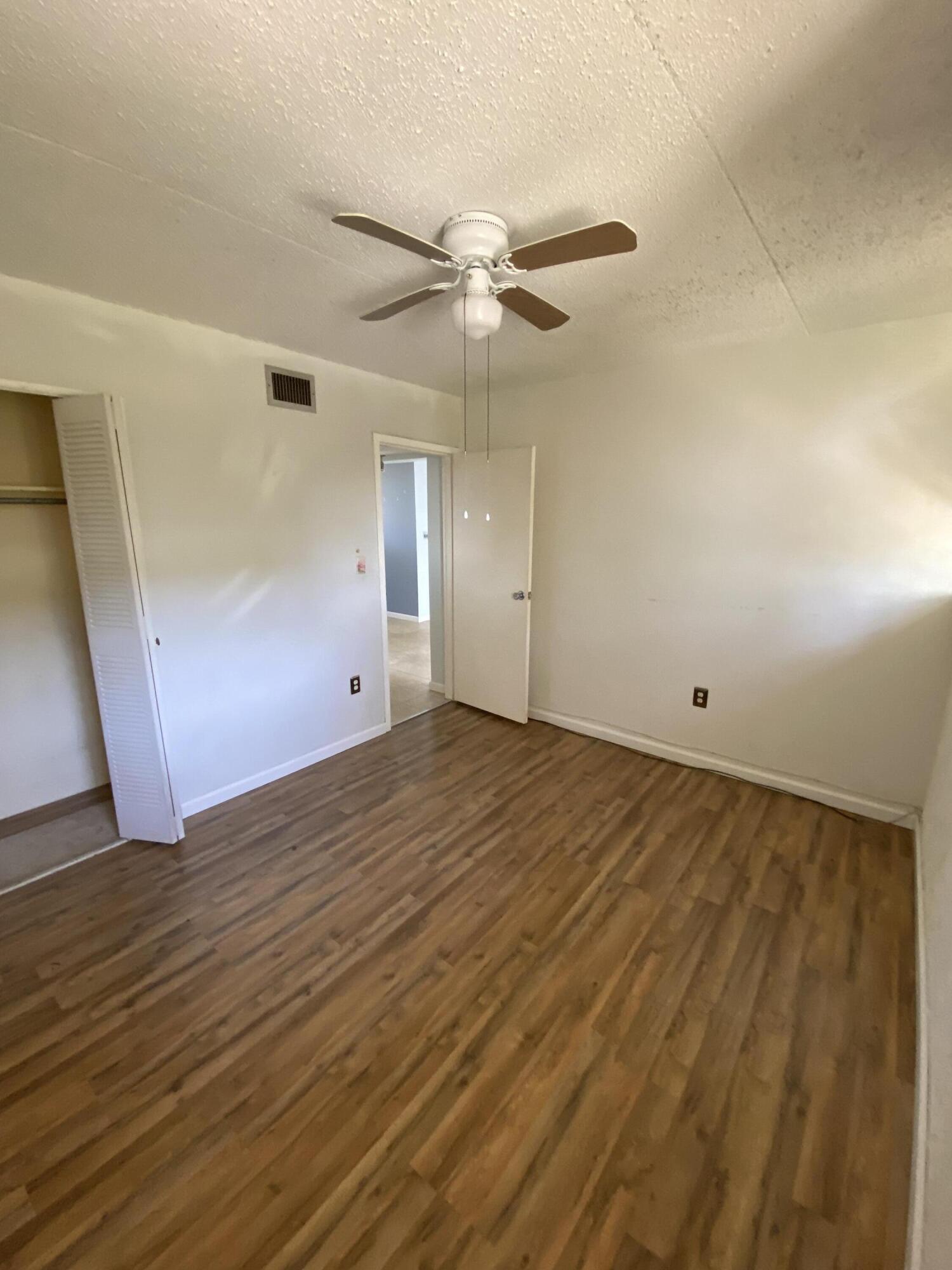 SEA PALM 2 CONDO - Residential Lease