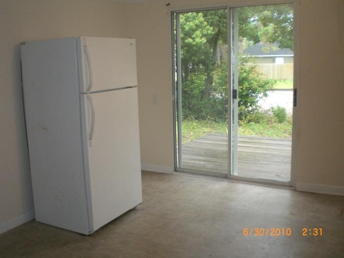 ELLIOTTS POINT RESUB - Residential Lease