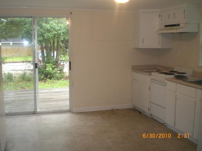 ELLIOTTS POINT RESUB - Residential Lease