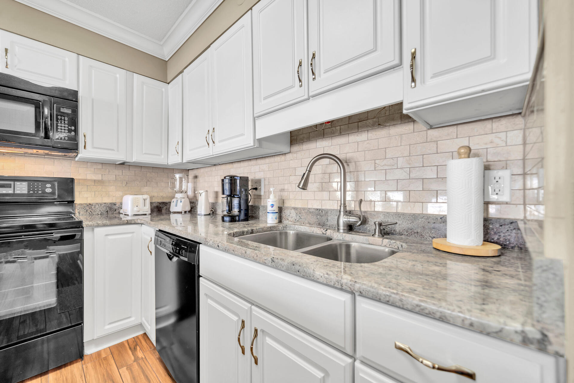 ISLAND ECHO CONDO - Residential