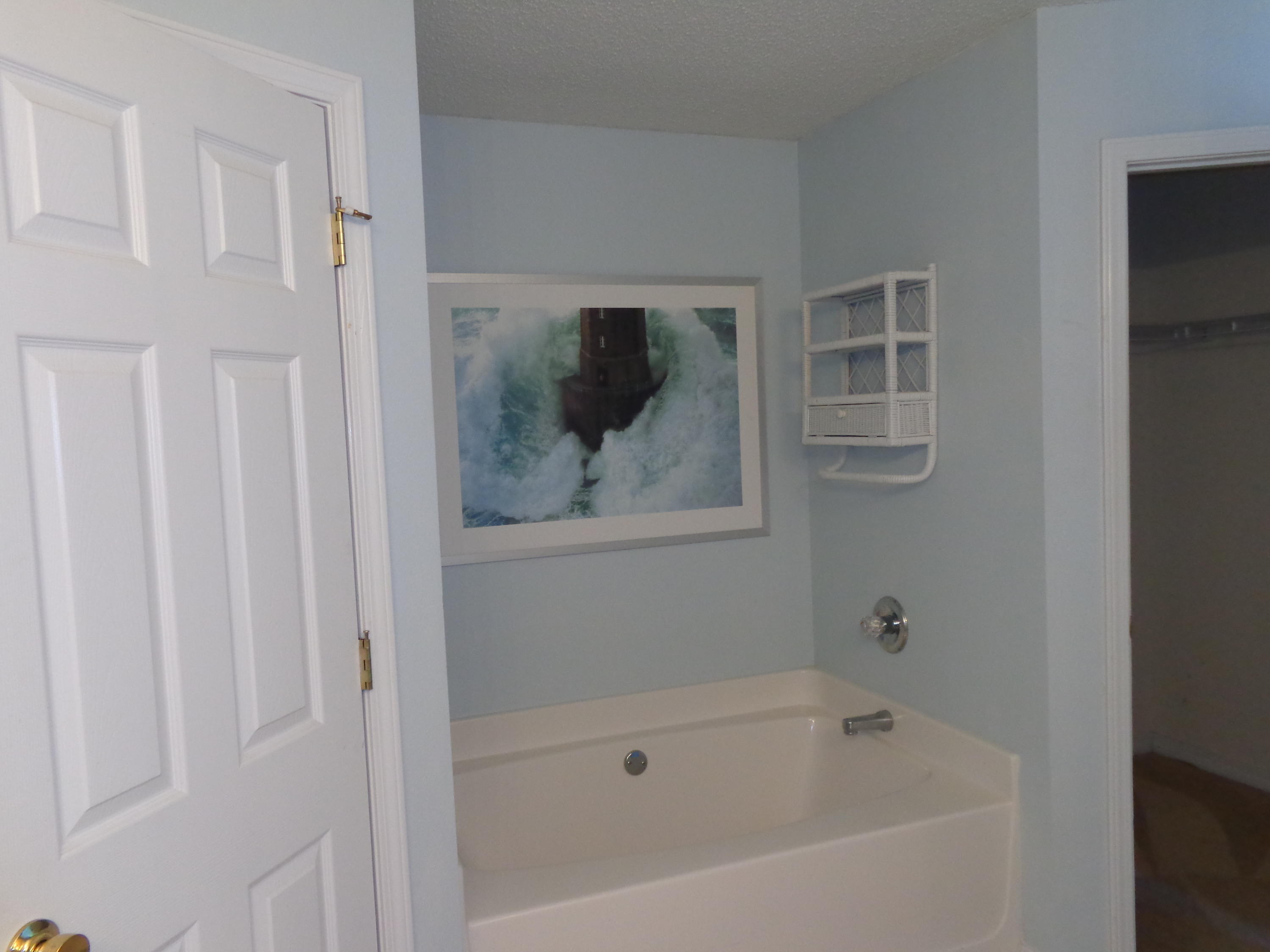 NORTHVIEW ESTATES 7TH ADDN - Residential Lease