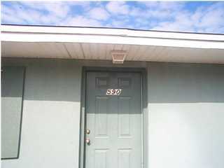 TWO BEDROOM WITH FRONT AND BACK ENTRANCE. BREAKFAST BAR. ONE BEDROOM HAS DESK AREA AND DOUBLE CLOSETS. NEW COUNTERTOPS KITCHEN AND BATH NEW CARPET