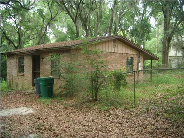 SMALL BRICK HOME ON LARGE WOODED LOT. IDEAL FOR A COUPLE - CLOSE TO EGLIN. ALL FLOORS ARE TILED EXCEPT BEDROOMS.
WASHER & DRYER CONNECTIONS. FENCED BACK YARD. SECURITY DEPOSIT INCLUDES NONREFUNDABLE FLOOR CLEANING FEE.