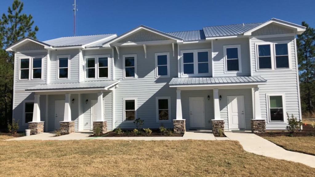 VERANDAS AT FREEPORT - Residential Lease