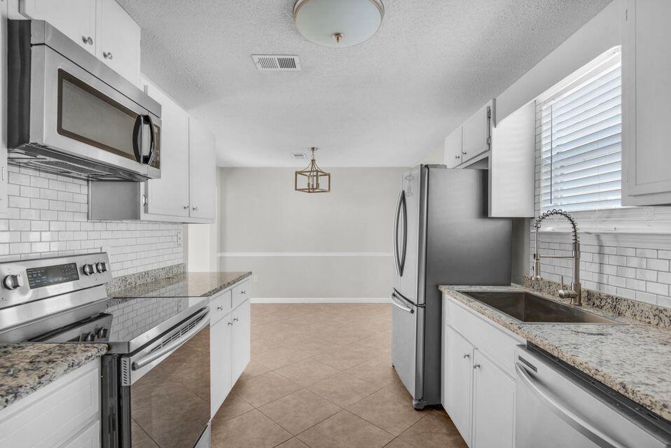BRITTS MANOR S/D - Residential Lease