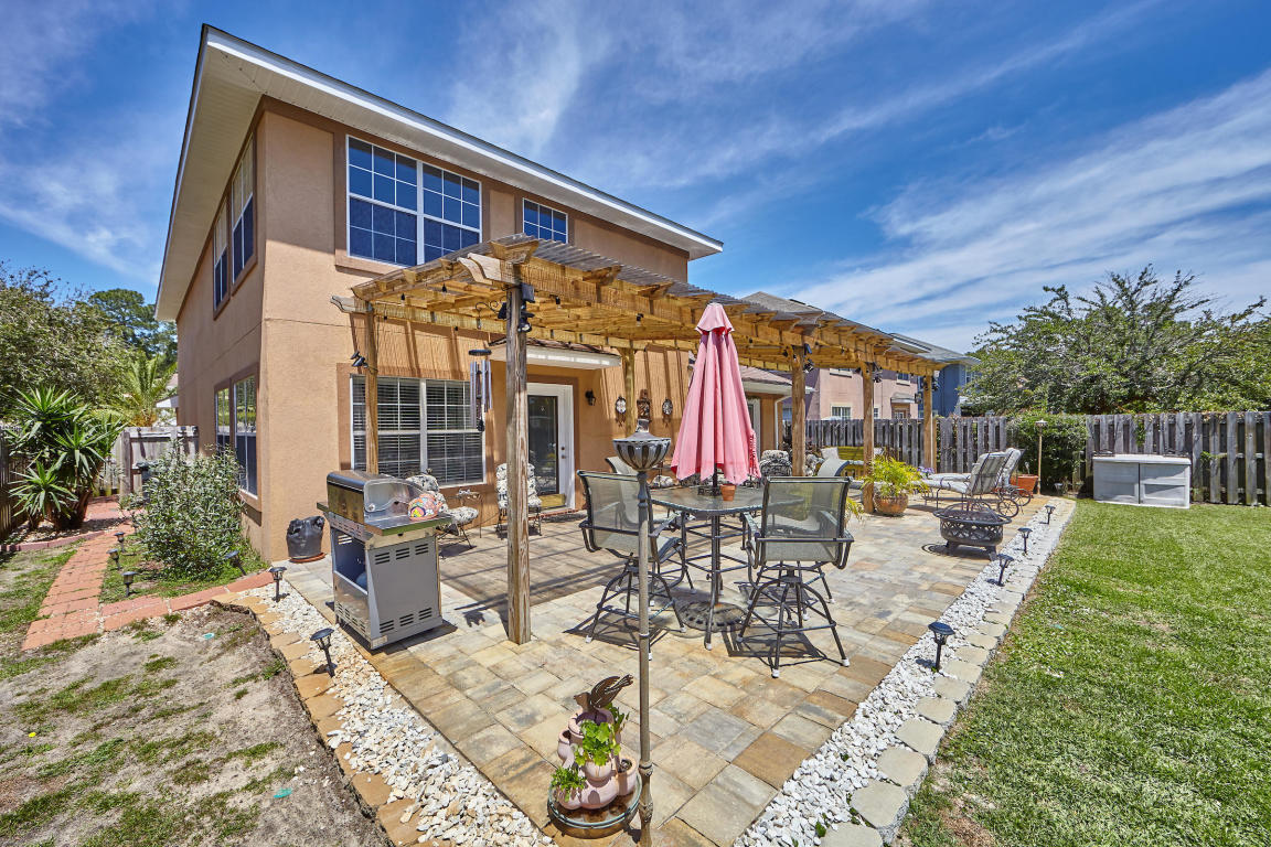 DRIFTWOOD ESTATES - Residential Lease