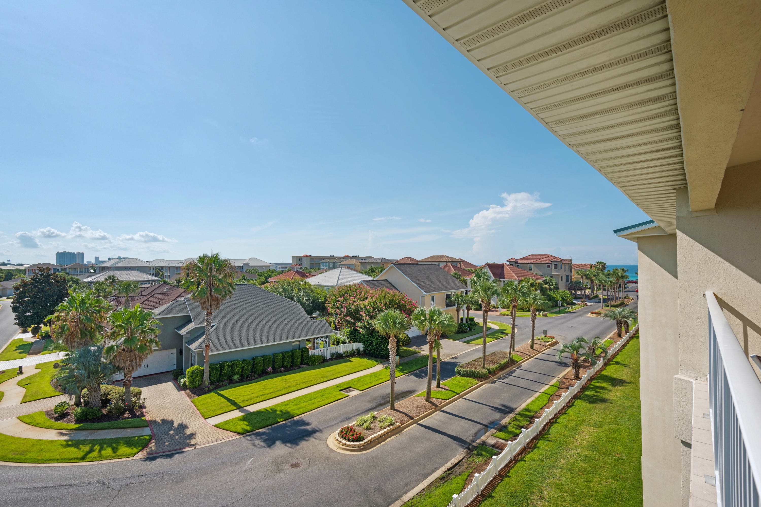 MARAVILLA CONDO - Residential