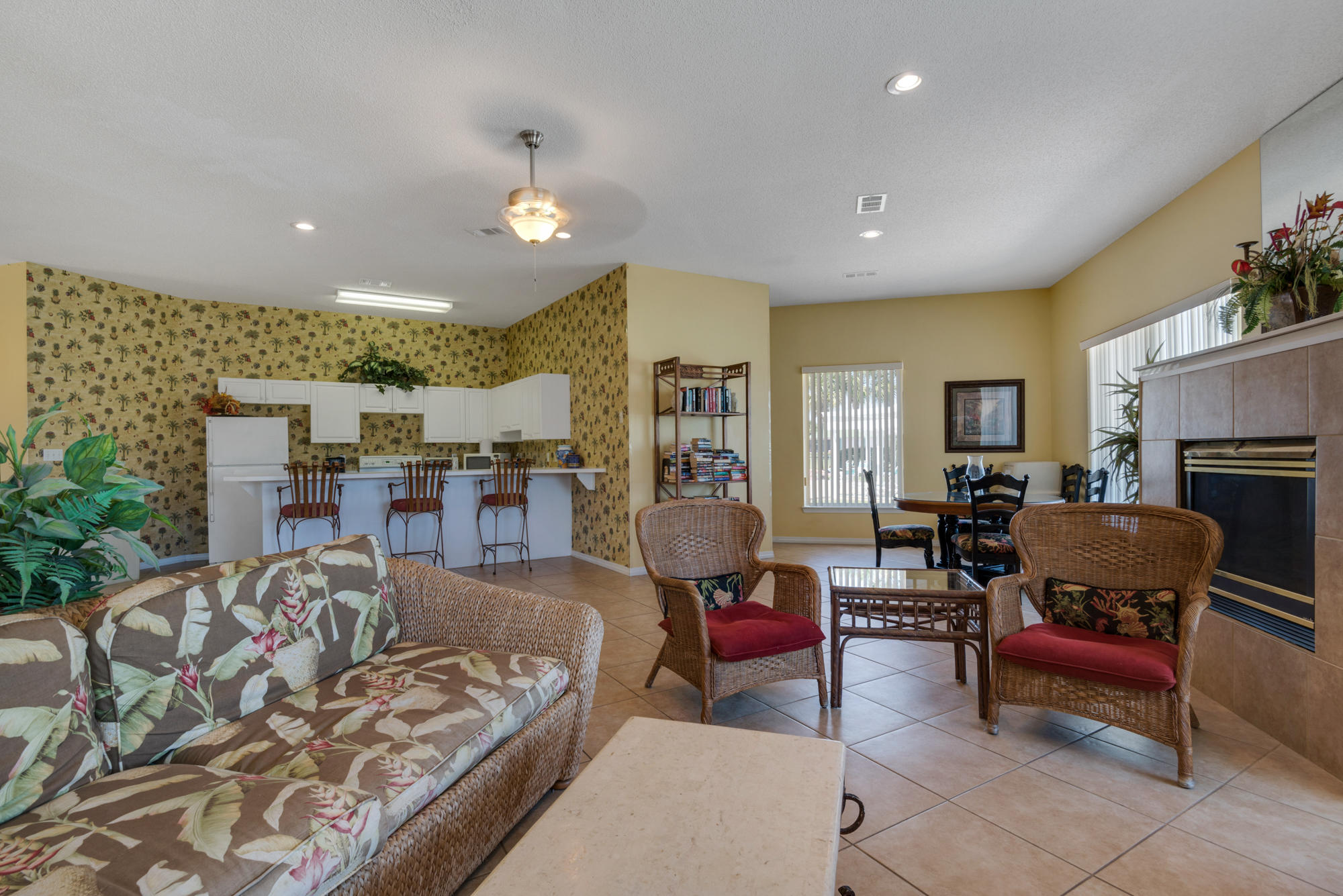MARAVILLA CONDO - Residential