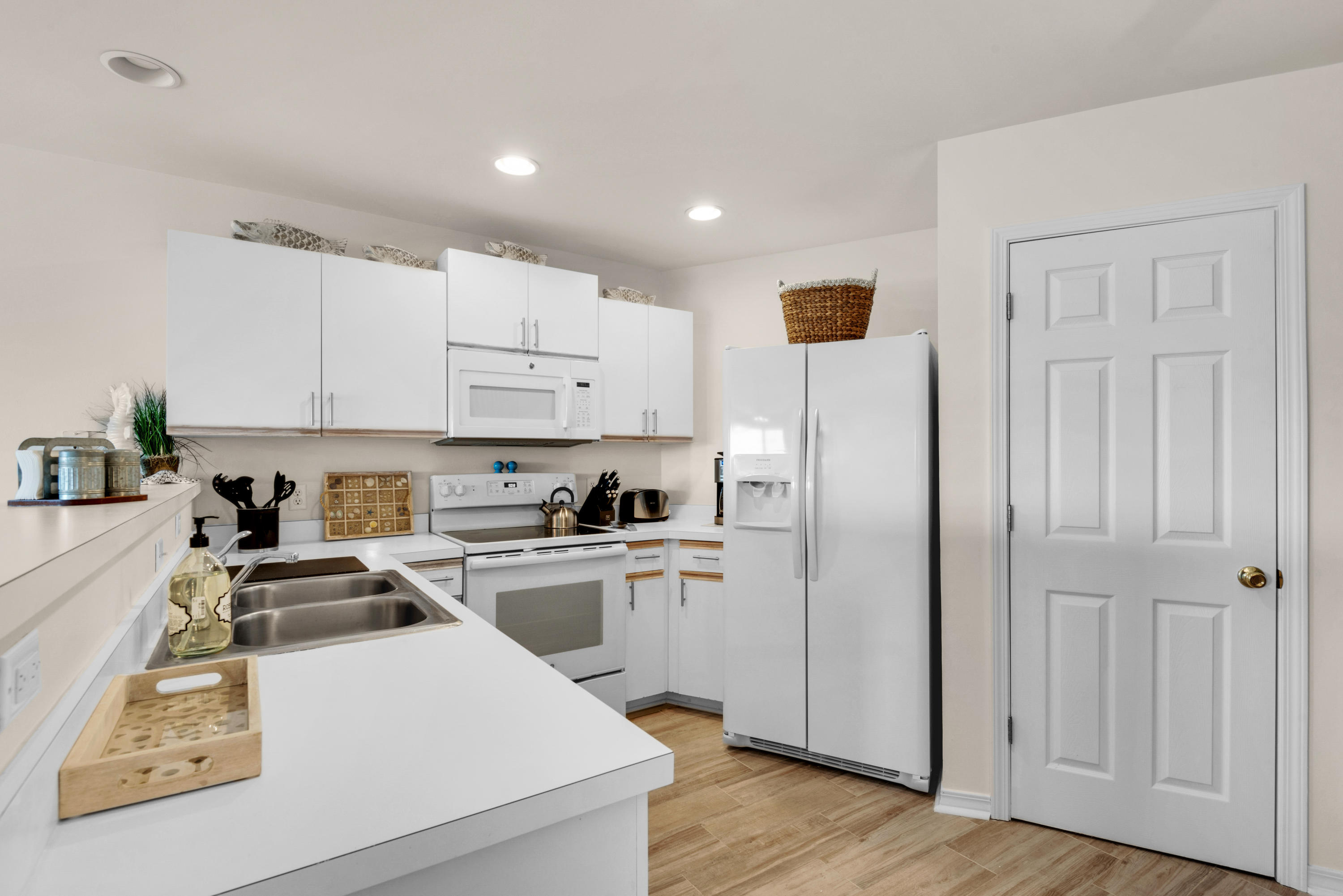 MARAVILLA CONDO - Residential