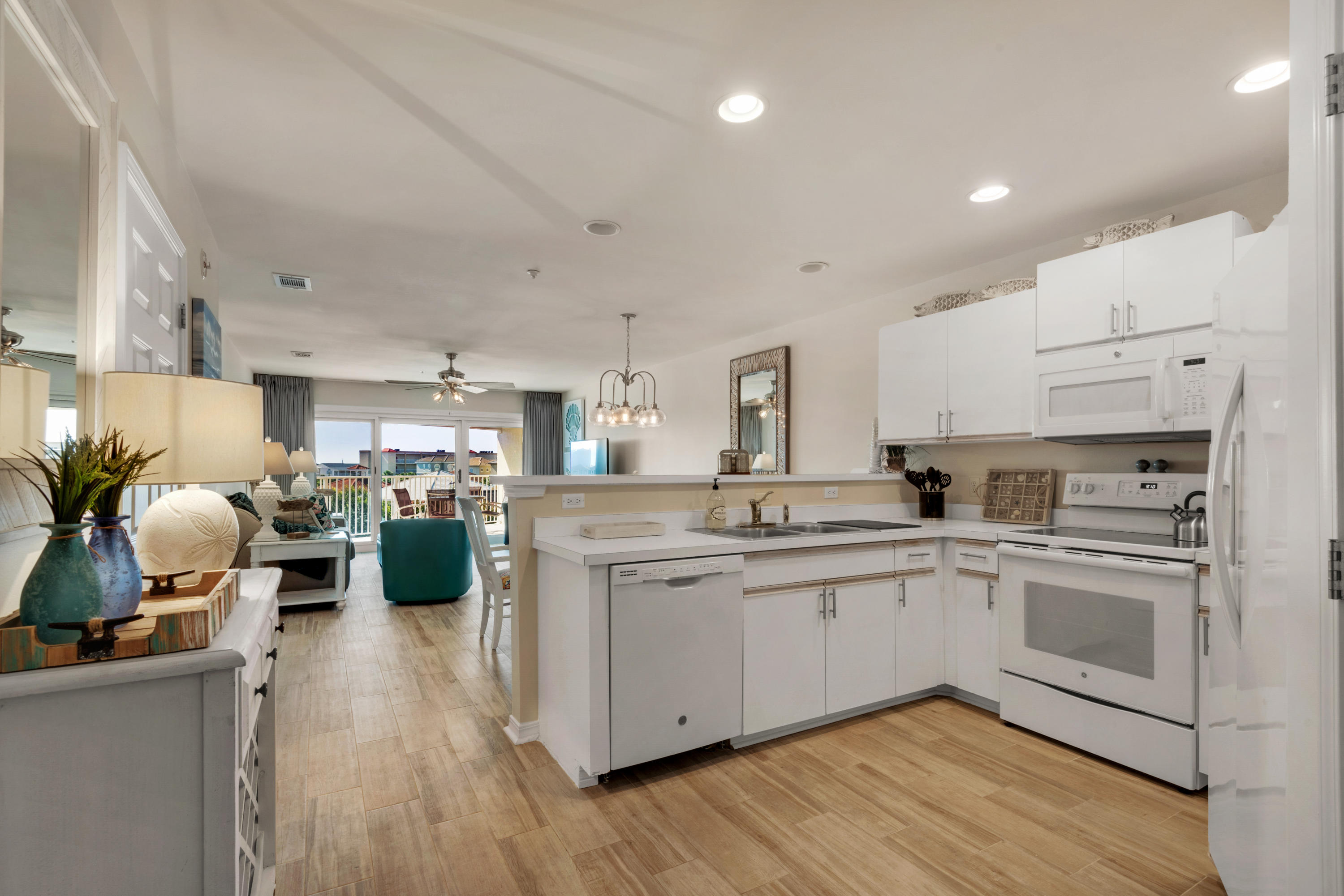 MARAVILLA CONDO - Residential
