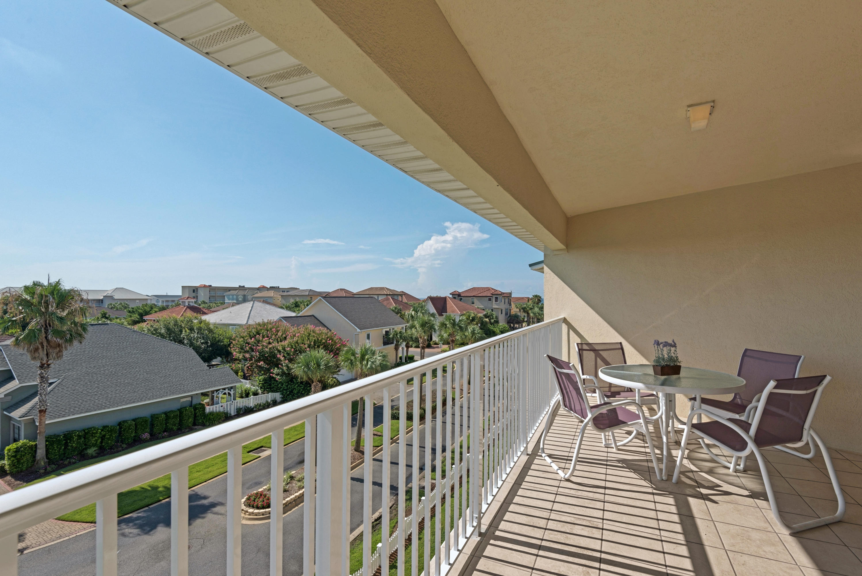 MARAVILLA CONDO - Residential