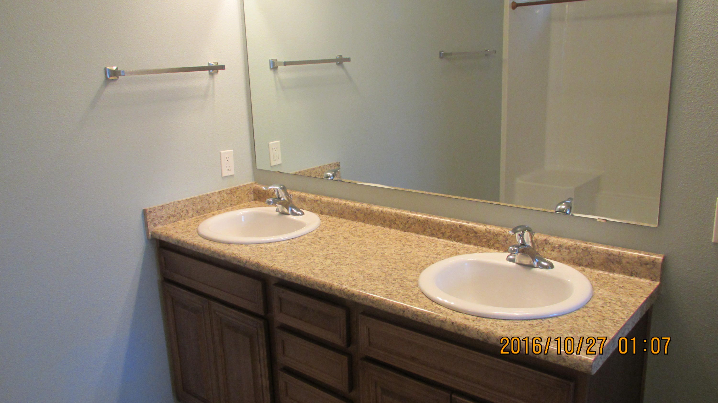 SOUNDSIDE MOORINGS - Residential Lease