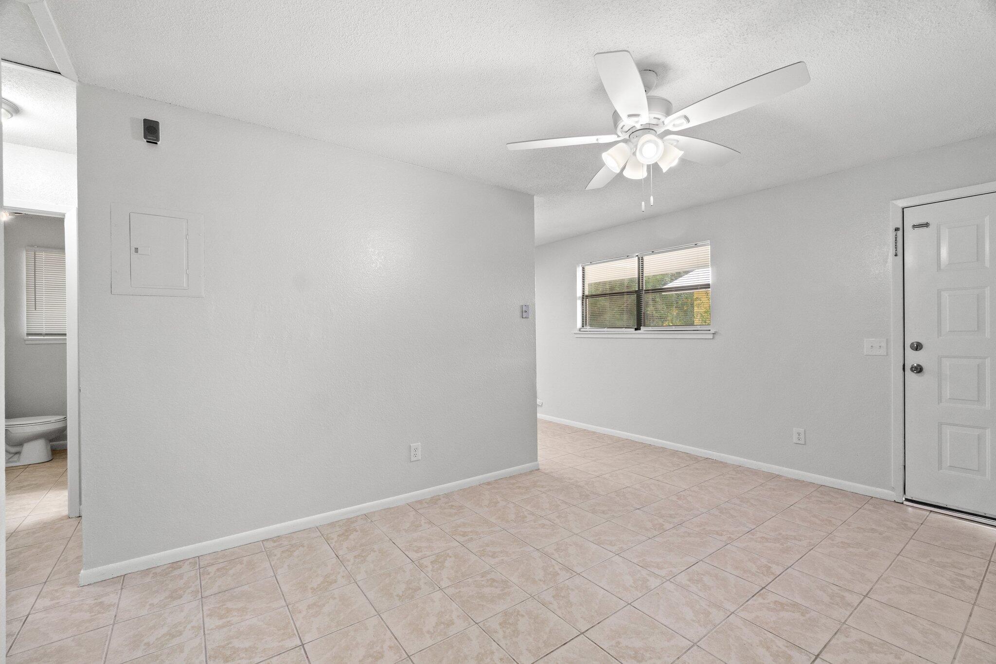 LIVE OAK - Residential Lease