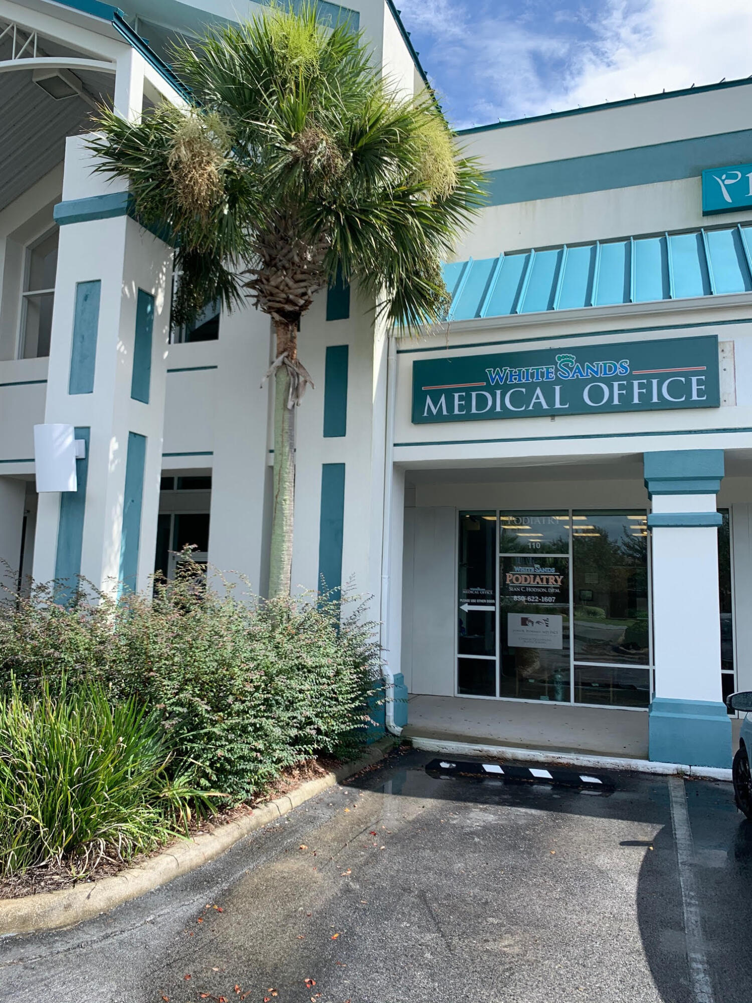 In the Heart of Destin! This timeshare comprises full use for one day of each week in the month. For example, if the lease is for Mondays, then the lessee gets full use of the space for every Monday in the month. The medical suite is comprised of 2400 Sq Ft of Space, 6 Large Exams Rooms, 5 with sinks, 2 Physician Offices, and a Large Business office / Reception Area. There is top quality antique waiting room furniture and custom art by local artists! Employee parking is available in rear with a rear entrance. There is a break room with amenities/table/chairs/music. All of the exam chairs are fully motorized for any exam, and products and services such as Shred-It, copier paper, paper products, and Wi-Fi included! Dedicated storage is available as well for ease of transition. Lease price  is per day for the month (ex: $1500 for every Monday of the month). Options to have multiple days, weekends, or half-days.