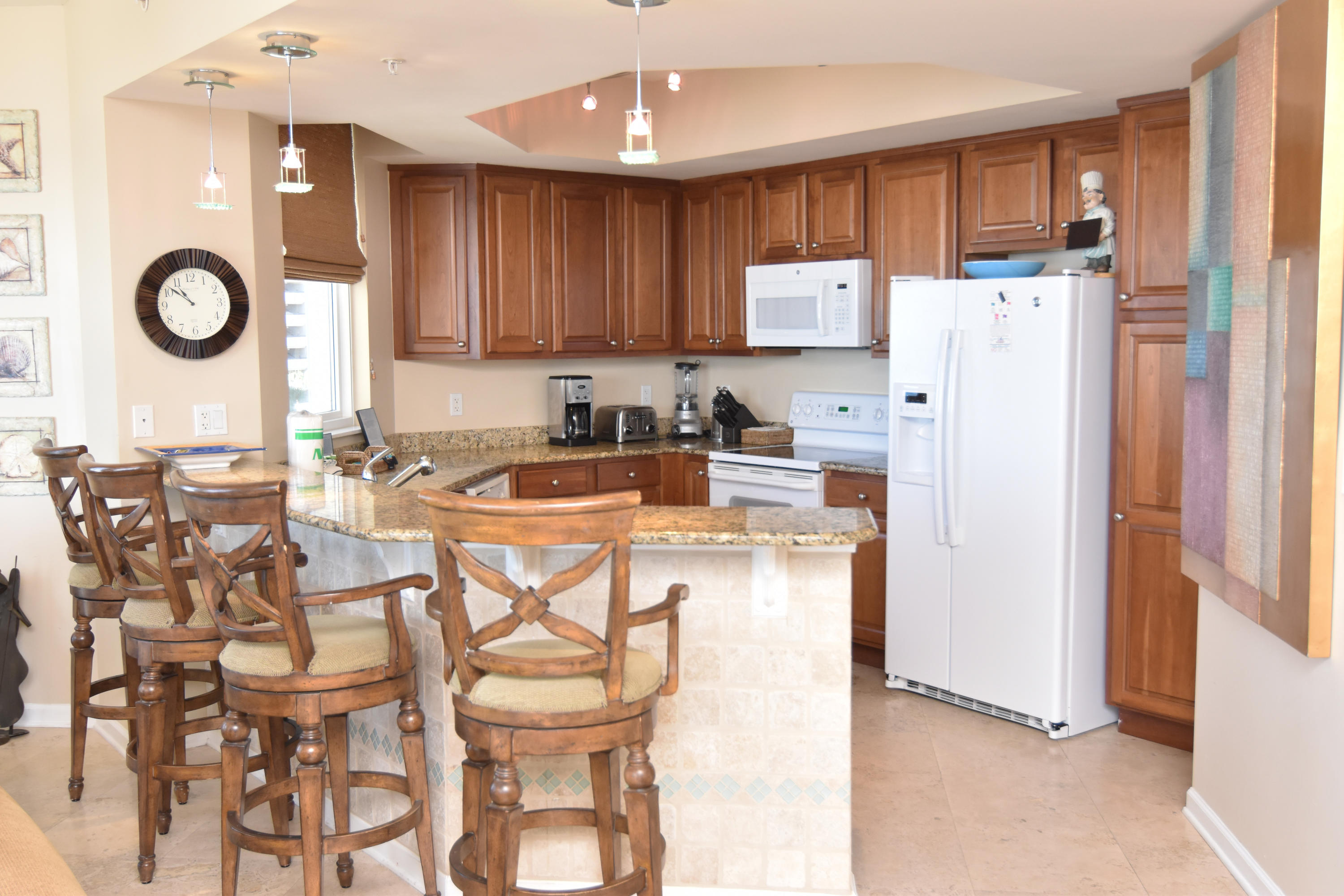 SILVER BEACH TOWERS - Residential