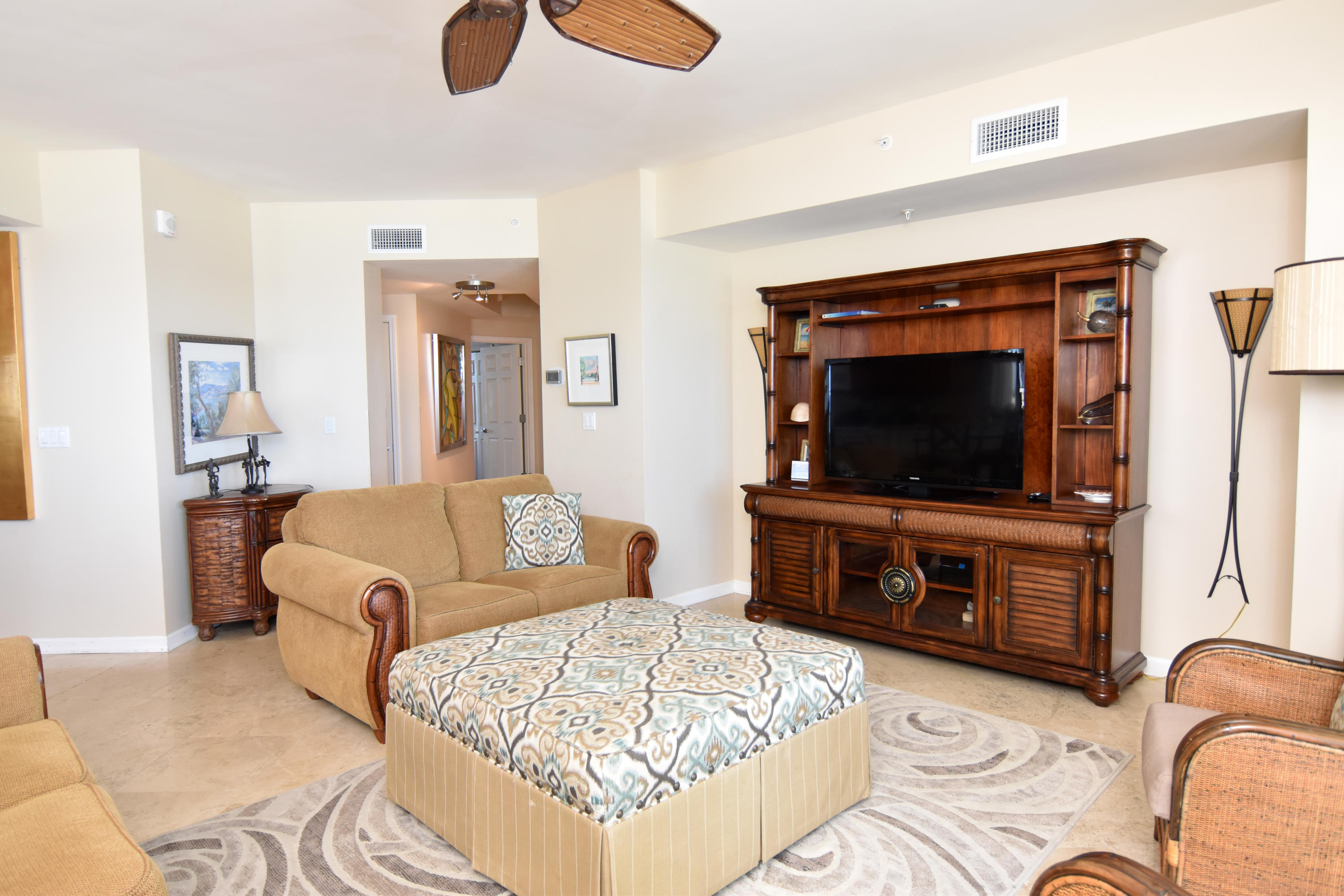 SILVER BEACH TOWERS - Residential