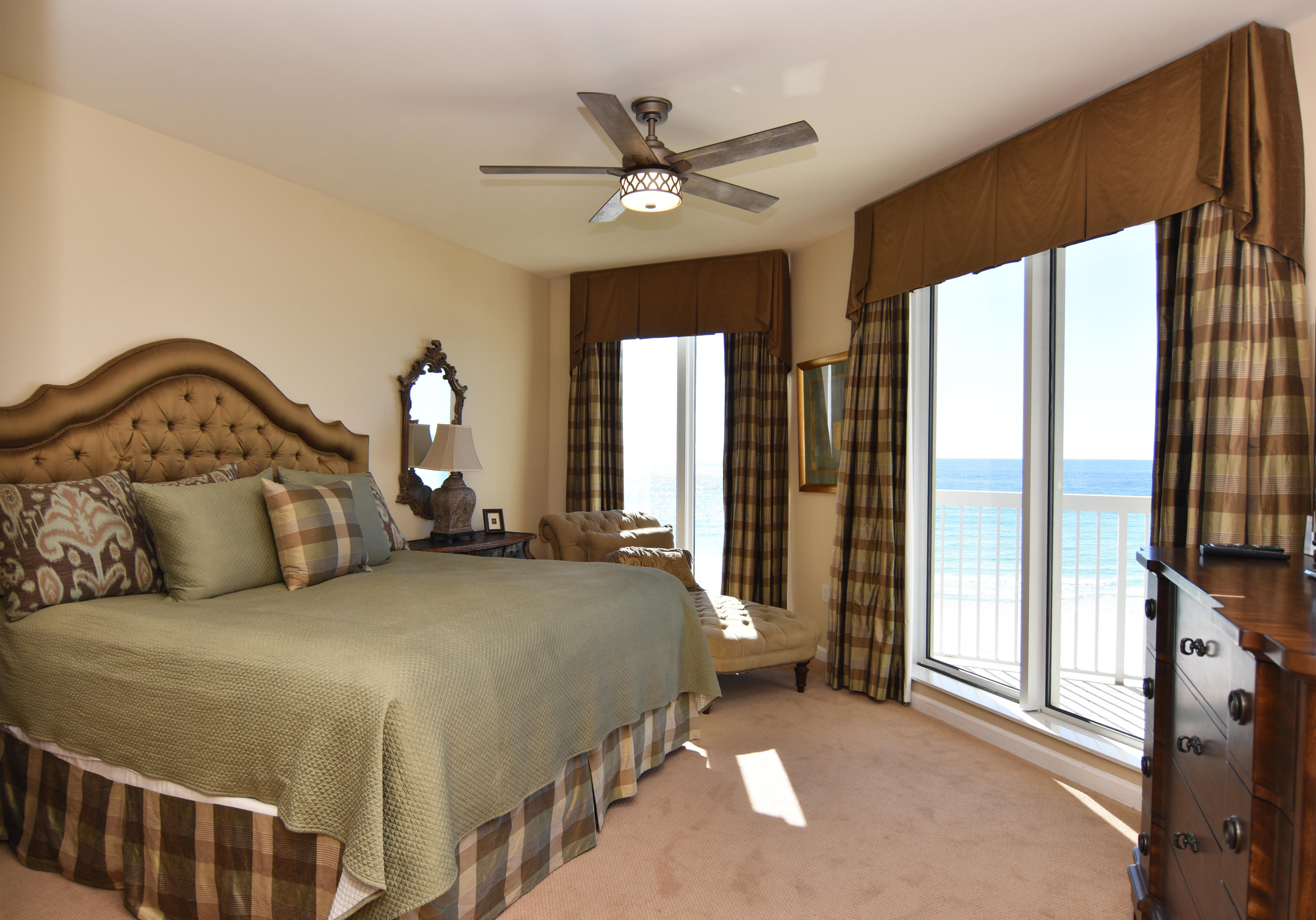 SILVER BEACH TOWERS - Residential