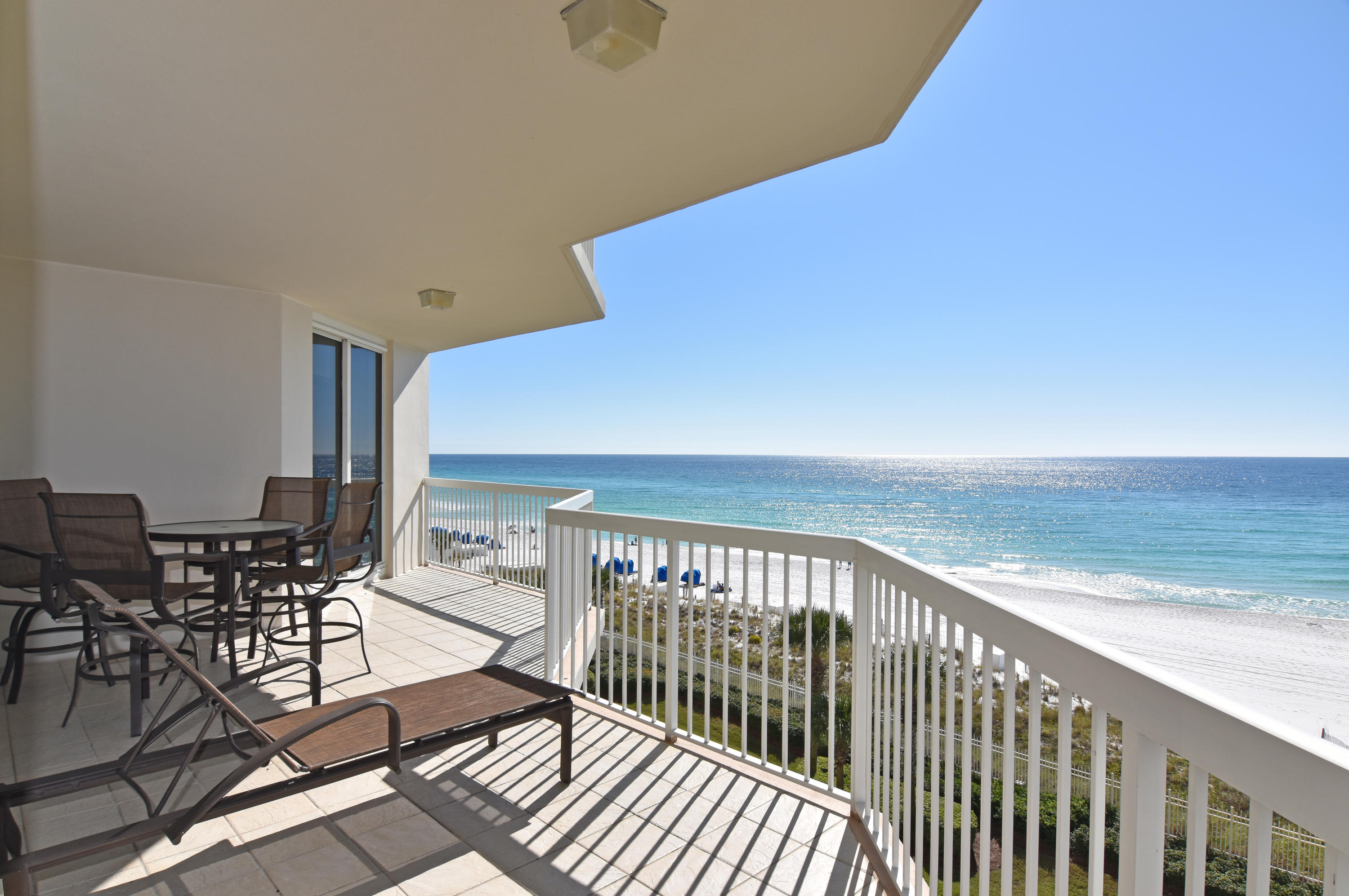 SILVER BEACH TOWERS - Residential
