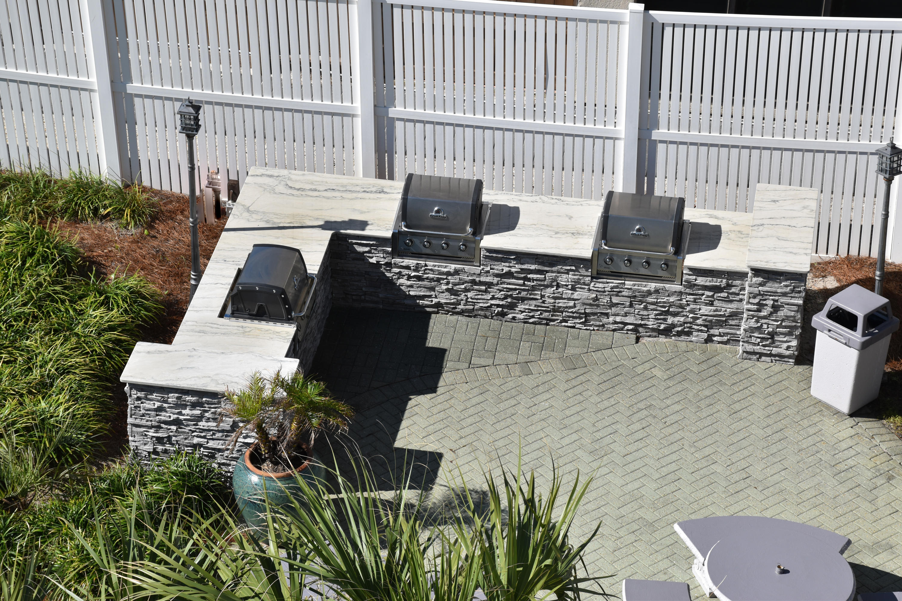 SILVER BEACH TOWERS - Residential