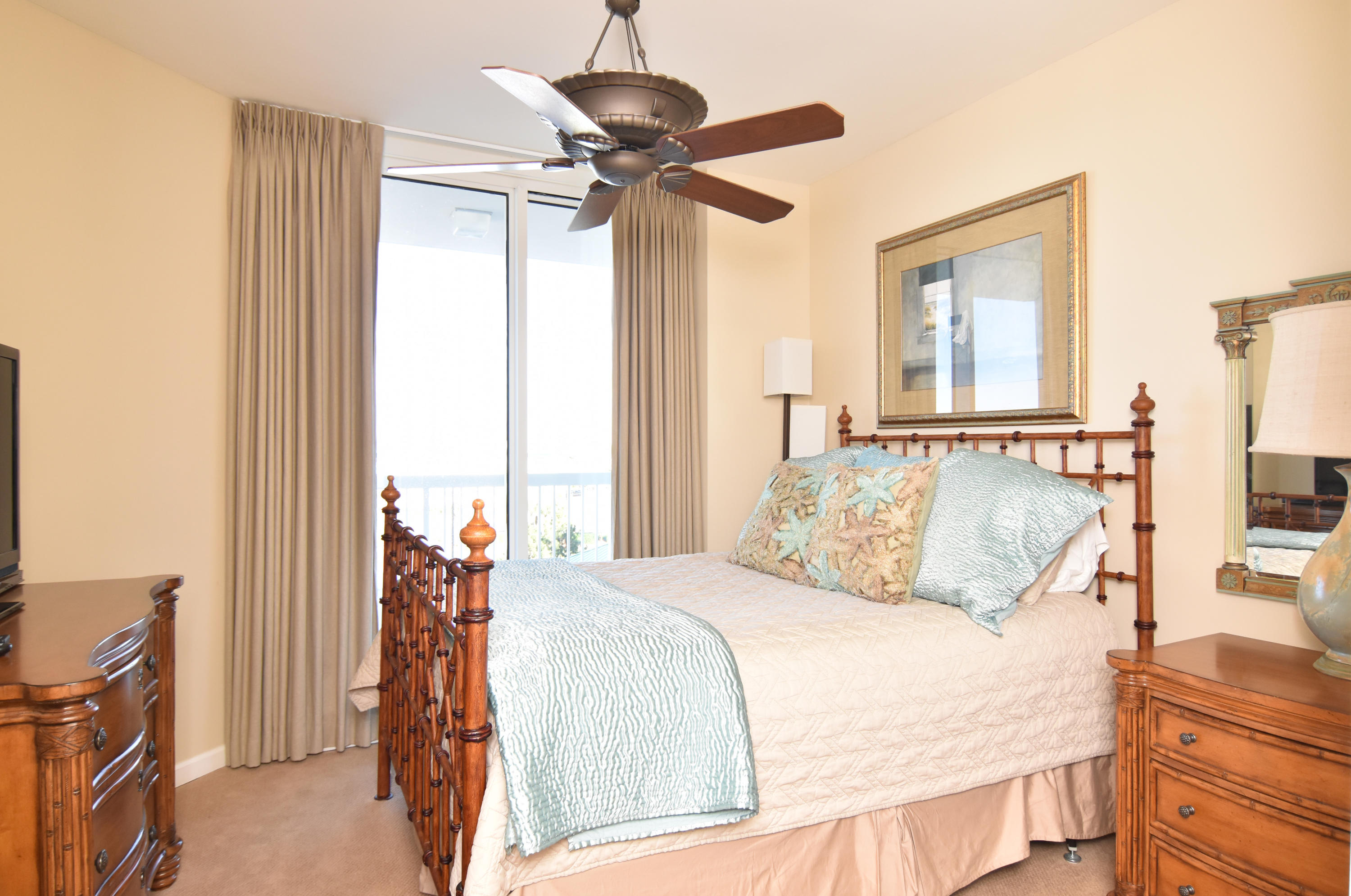 SILVER BEACH TOWERS - Residential