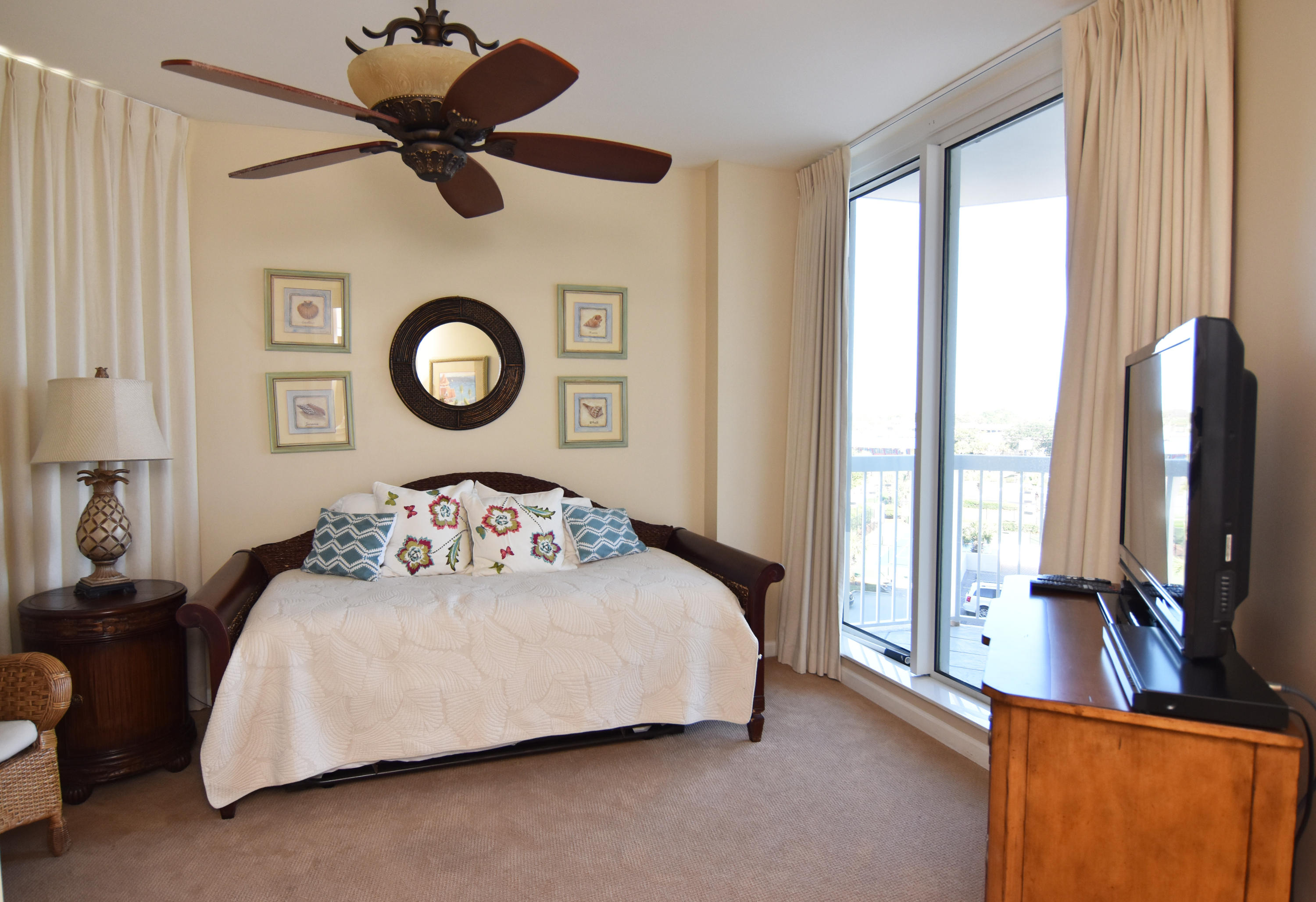 SILVER BEACH TOWERS - Residential